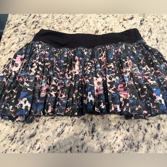 Lululemon Athletica Black Mini Skater Skirt - Picture 2 of 8